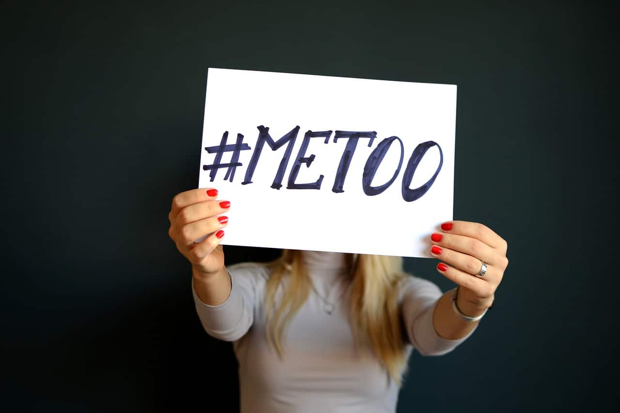 שלט #METOO